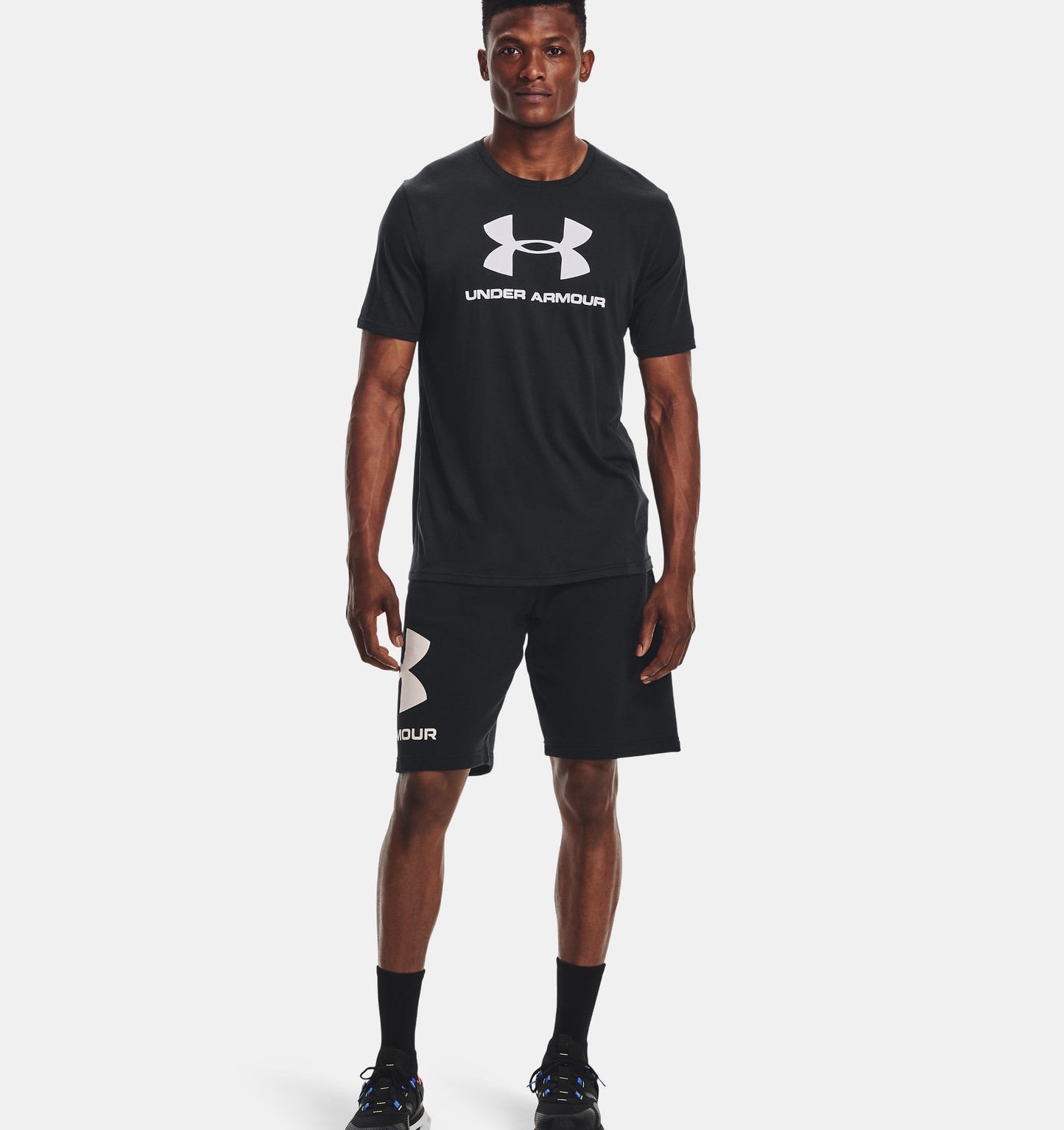 Men's | Under Armour | 1329590 | Sportstyle Logo Short Sleeve T-Shirt | Black/White